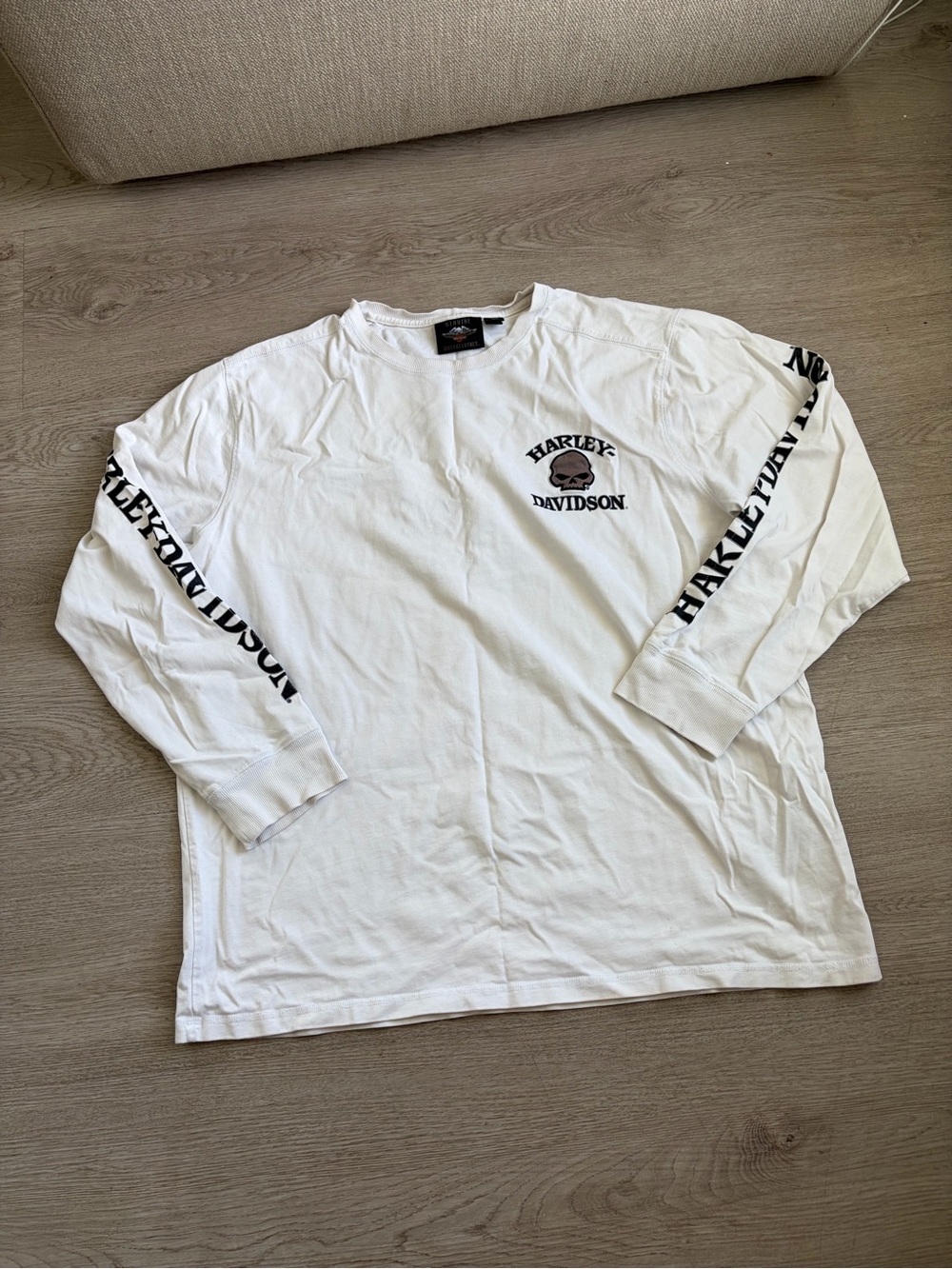 Harley-Davidson White Long Sleeve Tee with Black Logo and Sleeve Script
